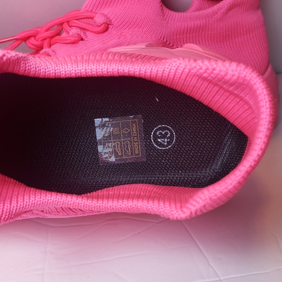 Ortho Pro Pull On Sneakers - Picture 2 of 5